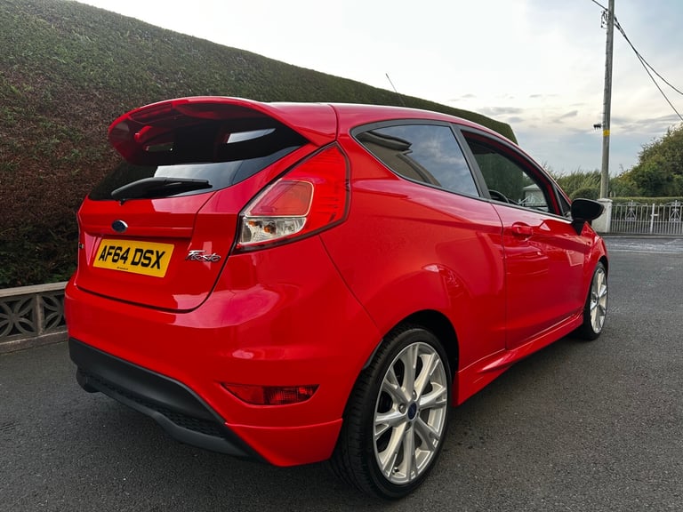2014 Ford Fiesta STUNNING RACE RED Zetec S Ford Fiesta 3dr  HATCHBACK Petrol Manual