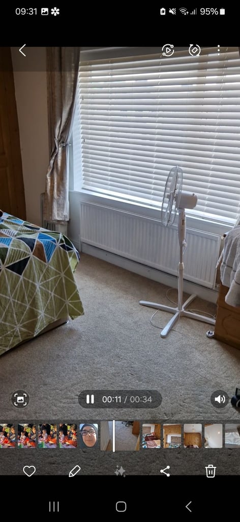 King size room, 8 minute walk to district line