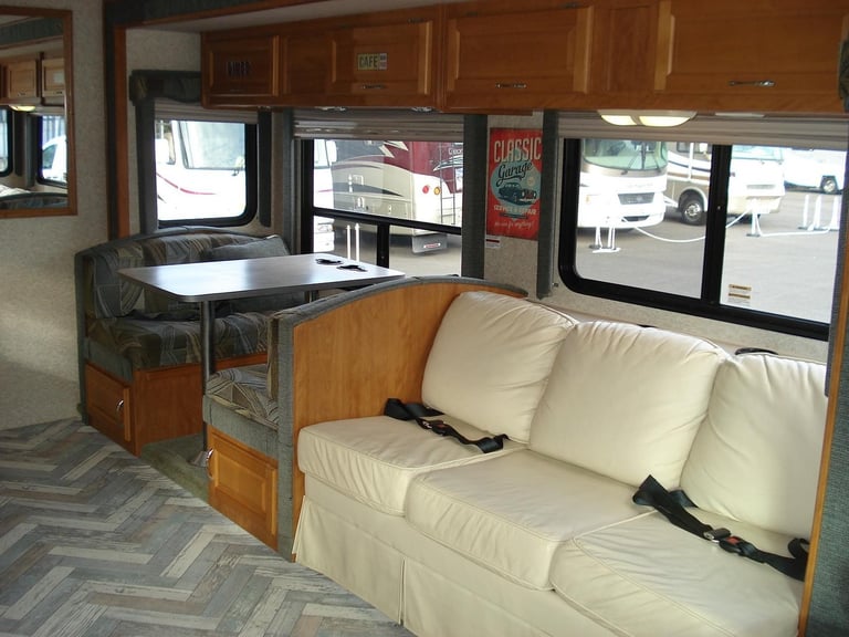 Fleetwood Fiesta 32S american motorhome rv PETROL AUTOMATIC 2007/53