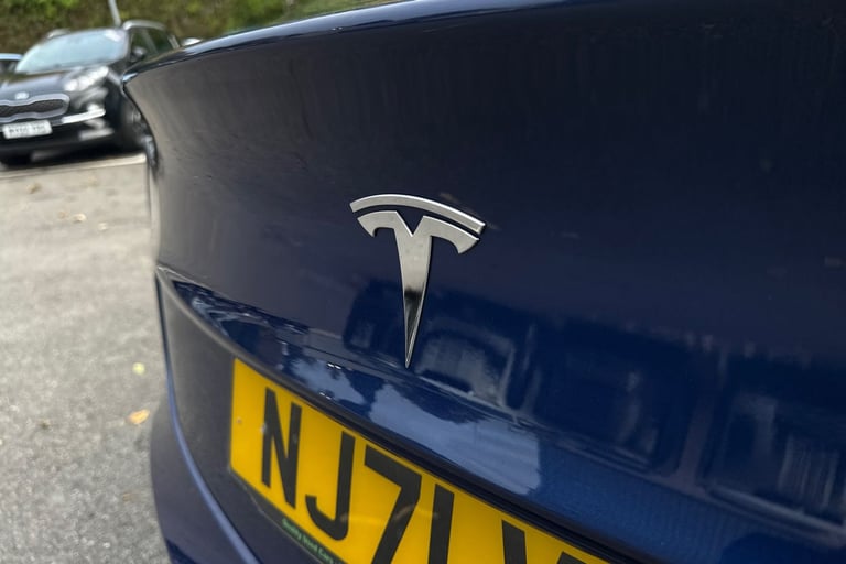 2021 Tesla Model 3 (Dual Motor) Long Range Auto 4WDE 4dr Saloon ELECTRIC Automatic