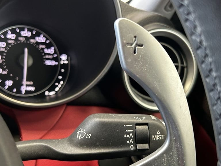 2018 Alfa Romeo Giulia 2.0T Veloce Saloon 4dr Petrol Auto Euro 6 (s/s) (280 ps) Saloon Petrol Aut...