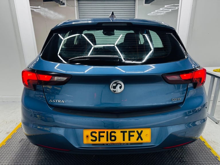 2016 Vauxhall Astra 1.6 CDTi BlueInjection SRi Nav Euro 6 (s/s) 5dr HATCHBACK Diesel Manual