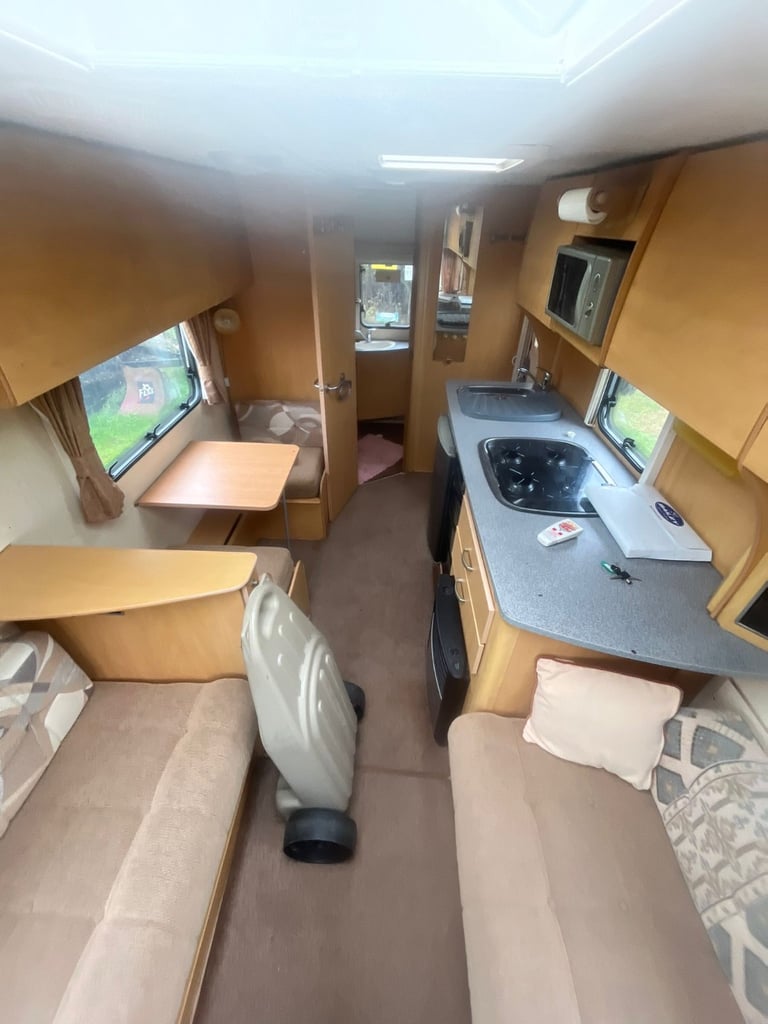 2011 caravan Bailey 4 berth inc motor mover & accessories