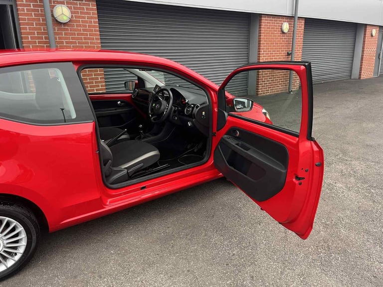 Volkswagen, UP, Hatchback, 2012, Manual, 999 (cc), 3 doors