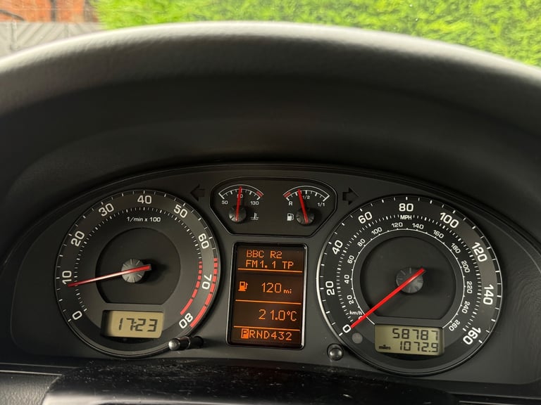 SKODA SUPERB 2.8 PETROL V6 ELEGANCE AUTOMATIC, WOW 58K GENUINE MILES, HUGE SPEC 
