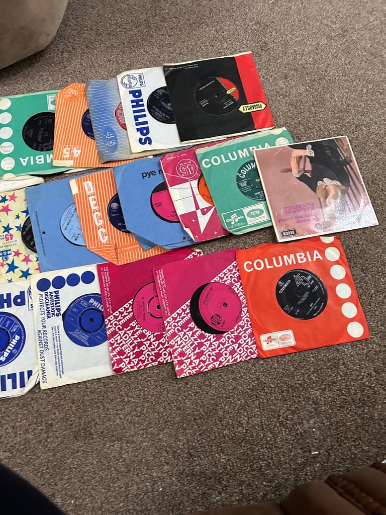 30 vinyl 45’s