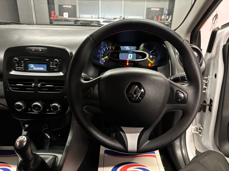 2016 Renault Clio 1.2 16V Play 5dr HATCHBACK Petrol Manual