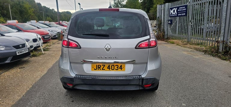 RENAULT SCENIC 1.6 Dynamique TomTom 1.6 110 2015