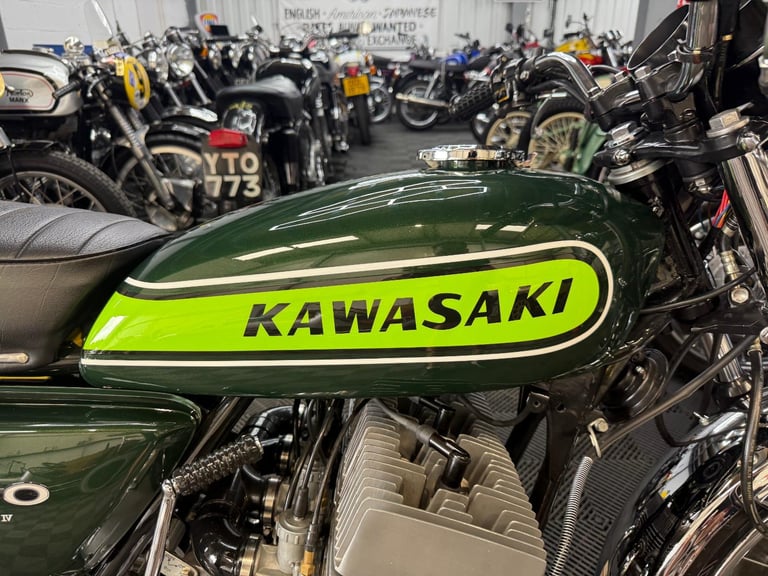 Allen Millyard Build – 1977 KAWASAKI KH550 four, classic two stoke, outstanding