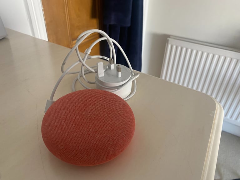 Near new google home in amazing condition 