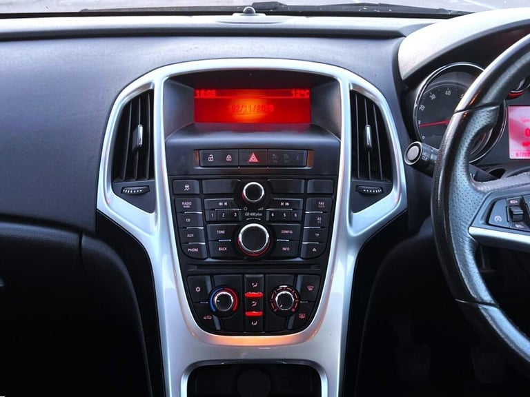 2014 Vauxhall Astra 1.6 SRi Manual 70,000 Miles . 5dr . Good Mileage . CHEAP on Fuel . HATCHBACK ...