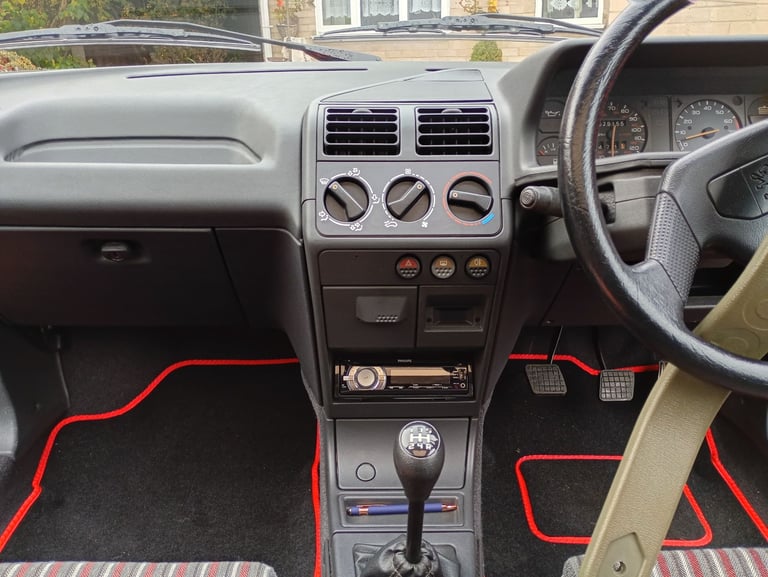 Peugeot, 205 1.4 XS, Hatchback, 1989, Manual, 1360 (cc), 3 doors