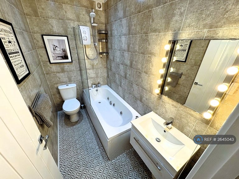 6 bedroom house in Empress Road, Liverpool, L7 (6 bed) (#2645043)