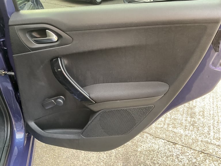 2015 Peugeot 208 1.4 HDi Allure 5dr HATCHBACK DIESEL Manual