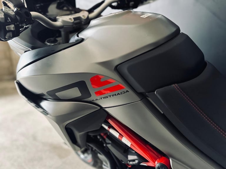 STUNNING 2020/20 DUCATI MULTISTRADA 1260 S GRAND TOUR MOTORCYCLE 