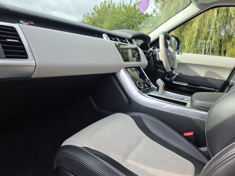 LAND ROVER RANGE ROVER SPORT 5.0 P575 V8 SVR Auto 4WD Euro 6 (s/s) 5dr 2018