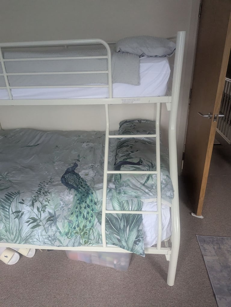 Double and single bunk bed