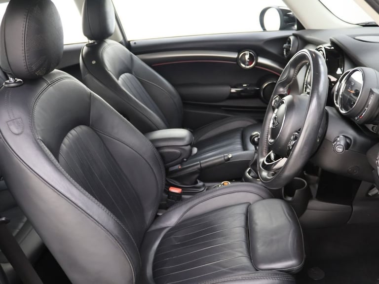 2019 MINI Hatch 1.5 Cooper Exclusive Hatchback 3dr Petrol Manual Euro 6 (s/s) (136 ps) Hatchback ...