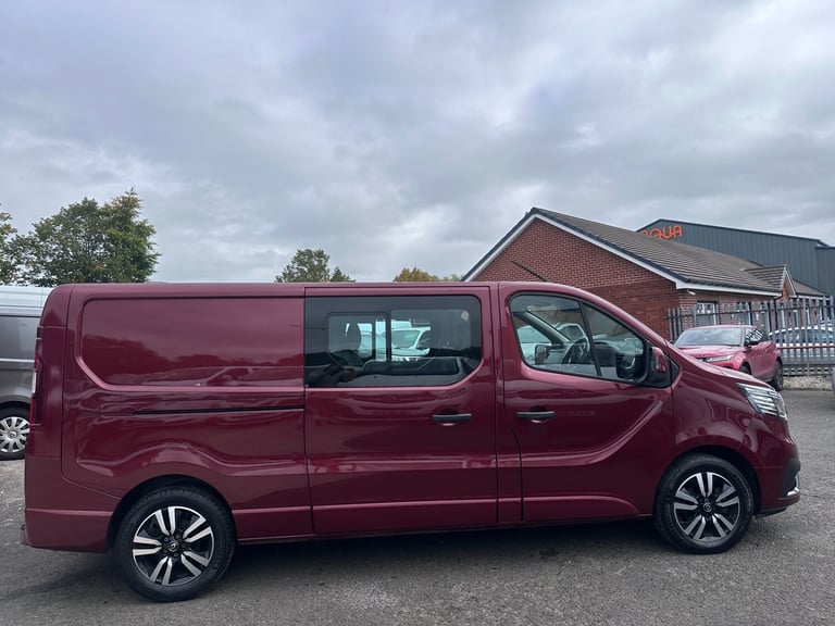 2023 Renault Trafic 2.0 dCi Blue LL30 Sport+ Crew Van Double Cab 150ps