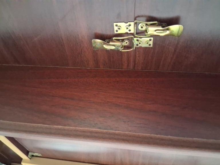 Mahogany 6 or 8 seater table