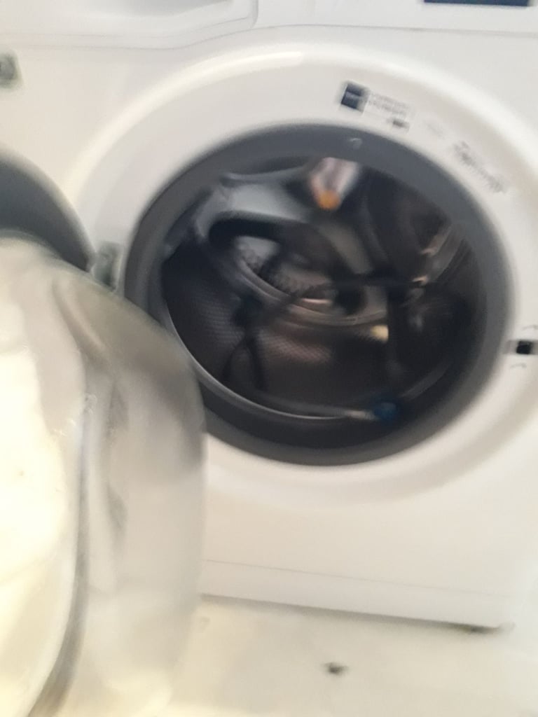 Hotpoint 9kg washing machine 