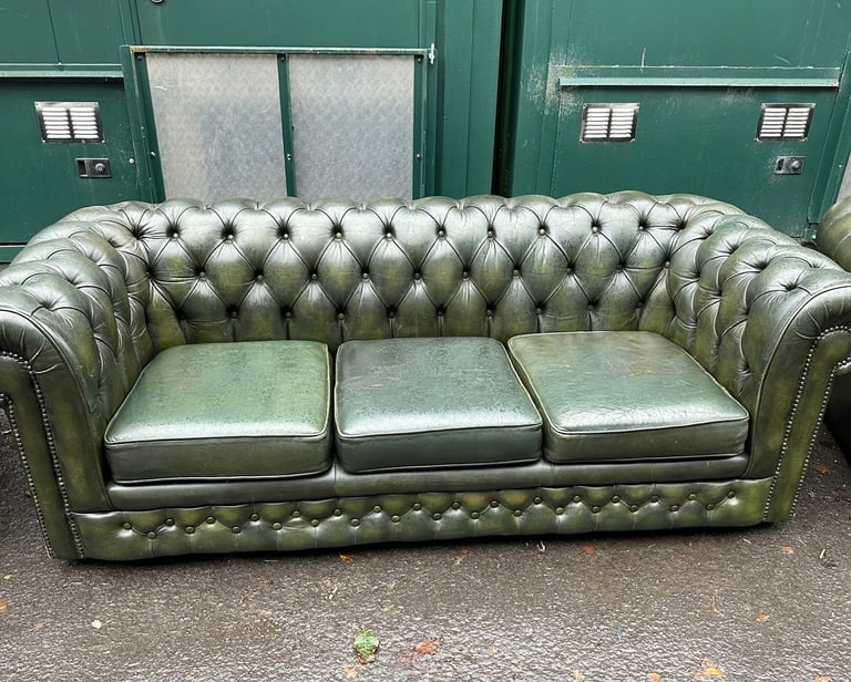 Original Vintage Chesterfield Sofas for Sale