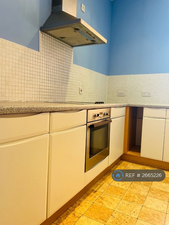 2 bedroom flat in Nightingale House, Nottingham, NG3 (2 bed) (#2665226)