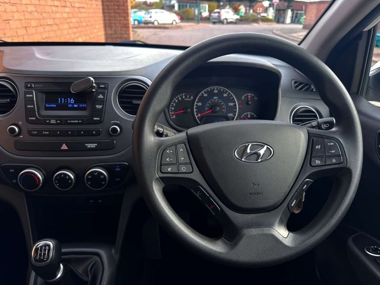 2017 Hyundai i10 1.0 SE 5dr HATCHBACK PETROL Manual