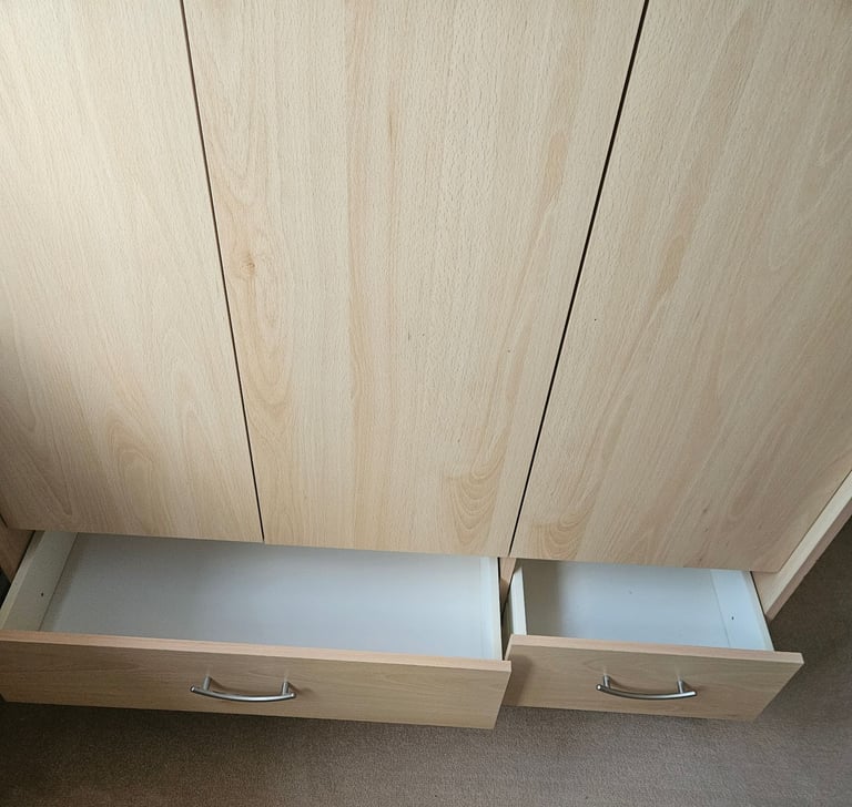 3 door wardrobe with drawers