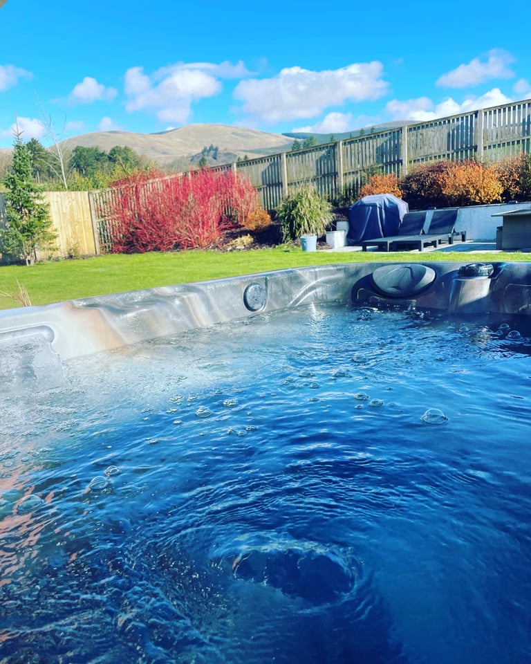 image for Coral Hot Tub - immaculate condition 