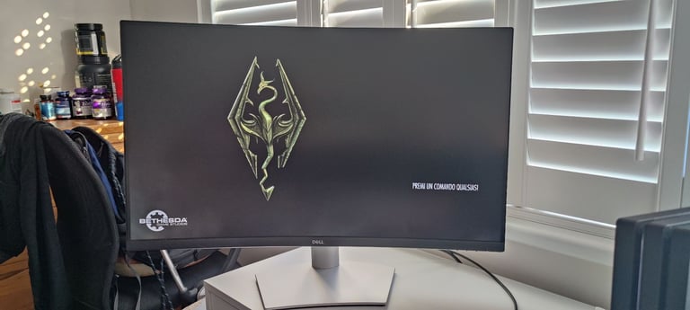 image for DELL 32 inches -Curved 4k UHD Monitor - S3221QS