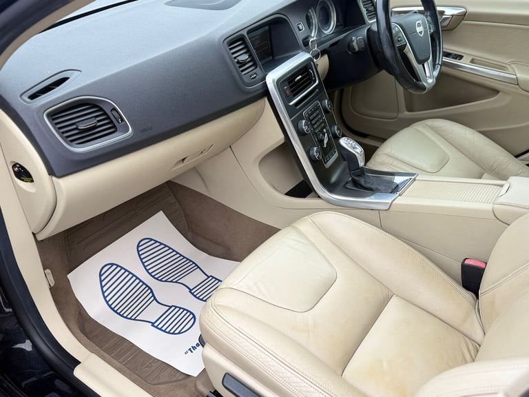 Volvo V60 SE Lux Nav Geartronic Diesel Automatic-Full service history