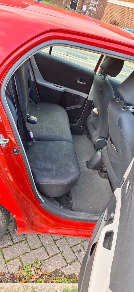 Toyota Yaris SR, 5 door Hatchback, 2007, Manual, 1.3 petrol.