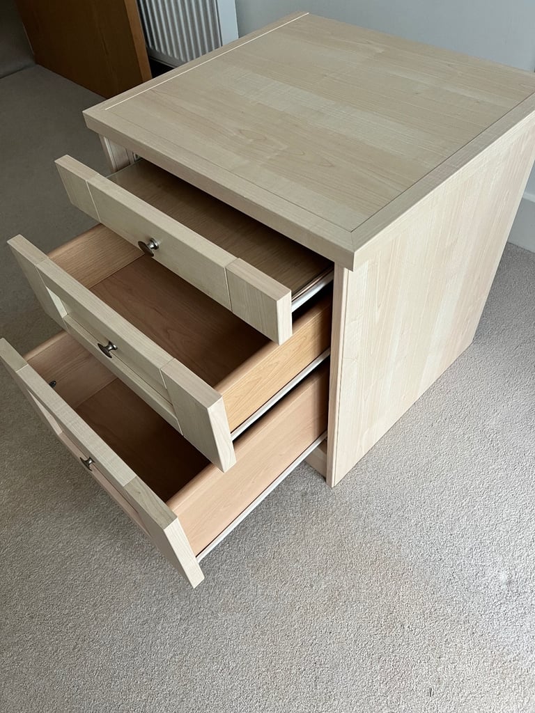 Bed side drawer unit - solid & stable