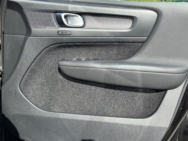 2020 Volvo XC40 2.0 D4 [190] R DESIGN Pro 5dr AWD Geartronic ESTATE Diesel Automatic