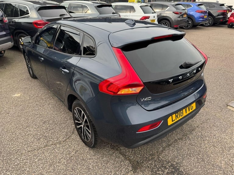 2018 Volvo V40 2.0 D2 Momentum Nav Plus Auto Euro 6 (s/s) 5dr Hatchback Diesel Automatic
