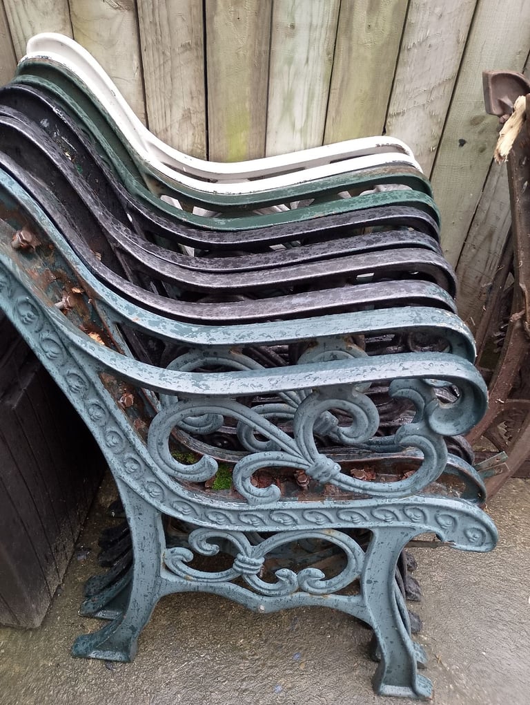 image for Cast iron bench ends (Fleur)