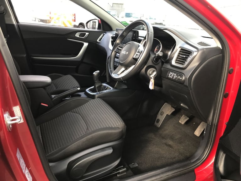 2023 Kia Ceed 1.5T Gdi Isg 2 5Dr Hatchback Petrol Manual