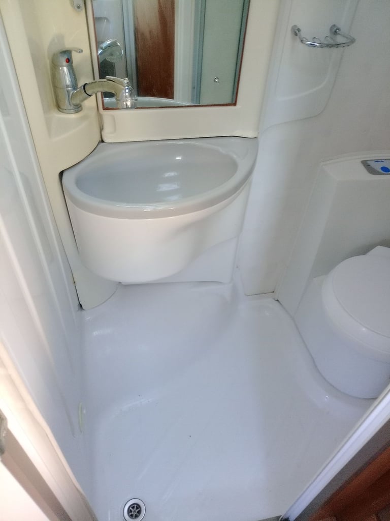 2011 swift charisma 220 