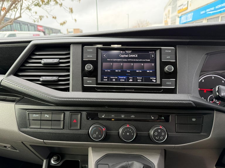 2023 Volkswagen Transporter 2.0 TDI T32 Highline Kombi DSG FWD SWB Euro 6 (s/s) 5dr WINDOW VAN Di...