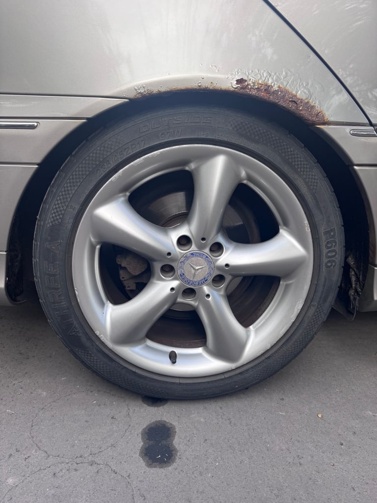 2003 MERCEDES-BENZ C CLASS C180K Avantgarde SE 4dr AUTO PETROL SILVER SALOON VGC