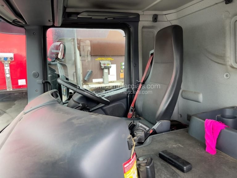 2017 (17) SCANIA P280 6X2 TAG CURTAINSIDE