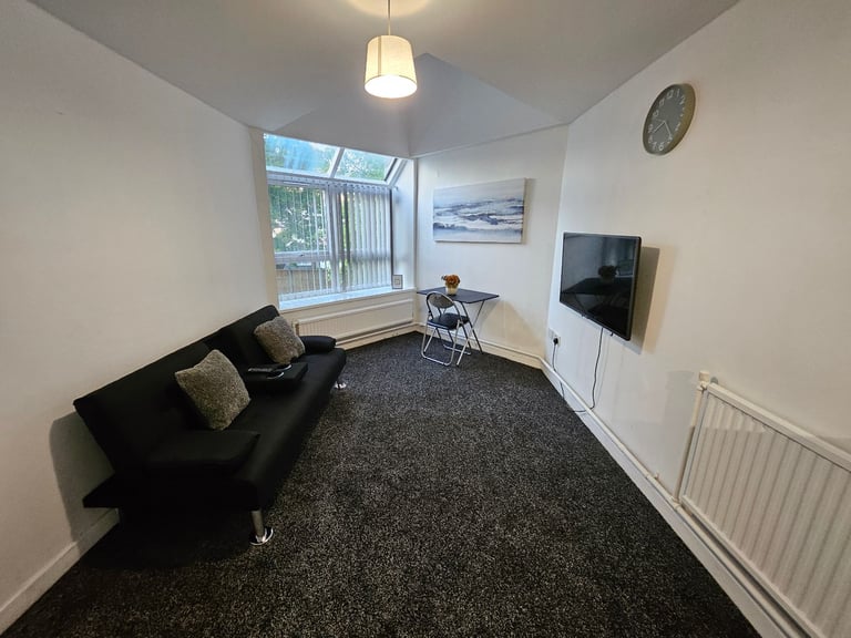 Furnished 1 BR Apt. in Liverpool