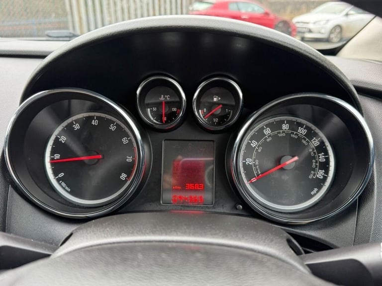 2015 15 VAUXHALL ASTRA 1.4T 16V LIMITED EDITION HATCHBACK 5DR PETROL MANUAL EURO