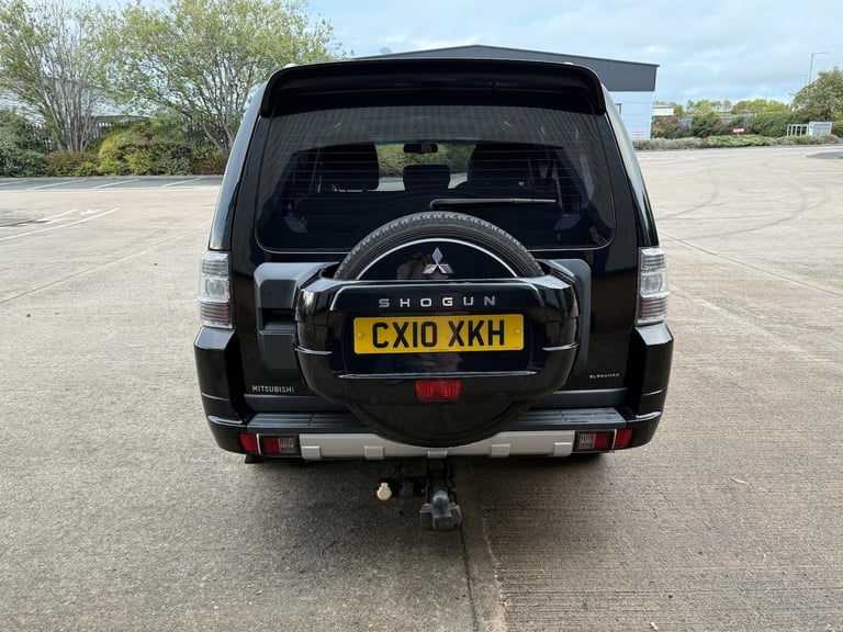 2010 Mitsubishi Shogun 3.2 DI-DC Elegance SUV 5dr Diesel Auto 4WD Euro 5 LWB (197 ps) SUV Diesel ...