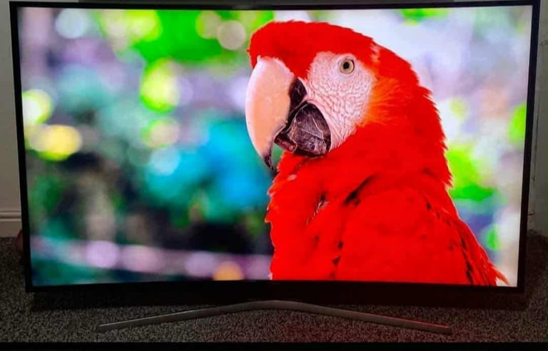 SAMSUNG SMART 4K UHD TV