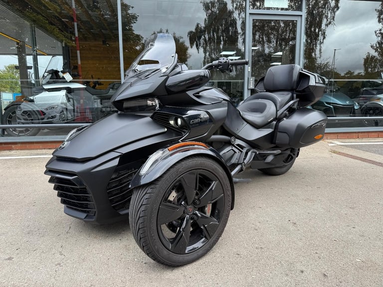 image for 2022 Can-Am Spyder F3 Limited 1330cc 6 speed semi automatic trike