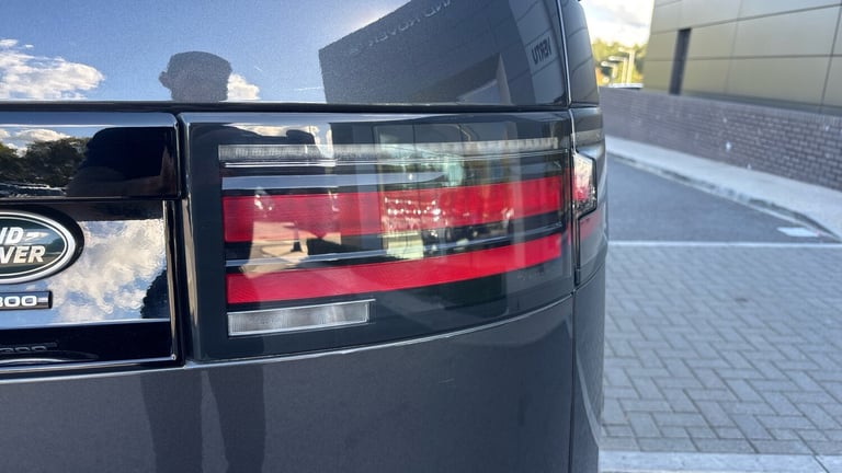 2021 Land Rover Discovery 3.0 D300 R-Dynamic HSE 5dr Auto Diesel Station Wagon Station Wagon Dies...