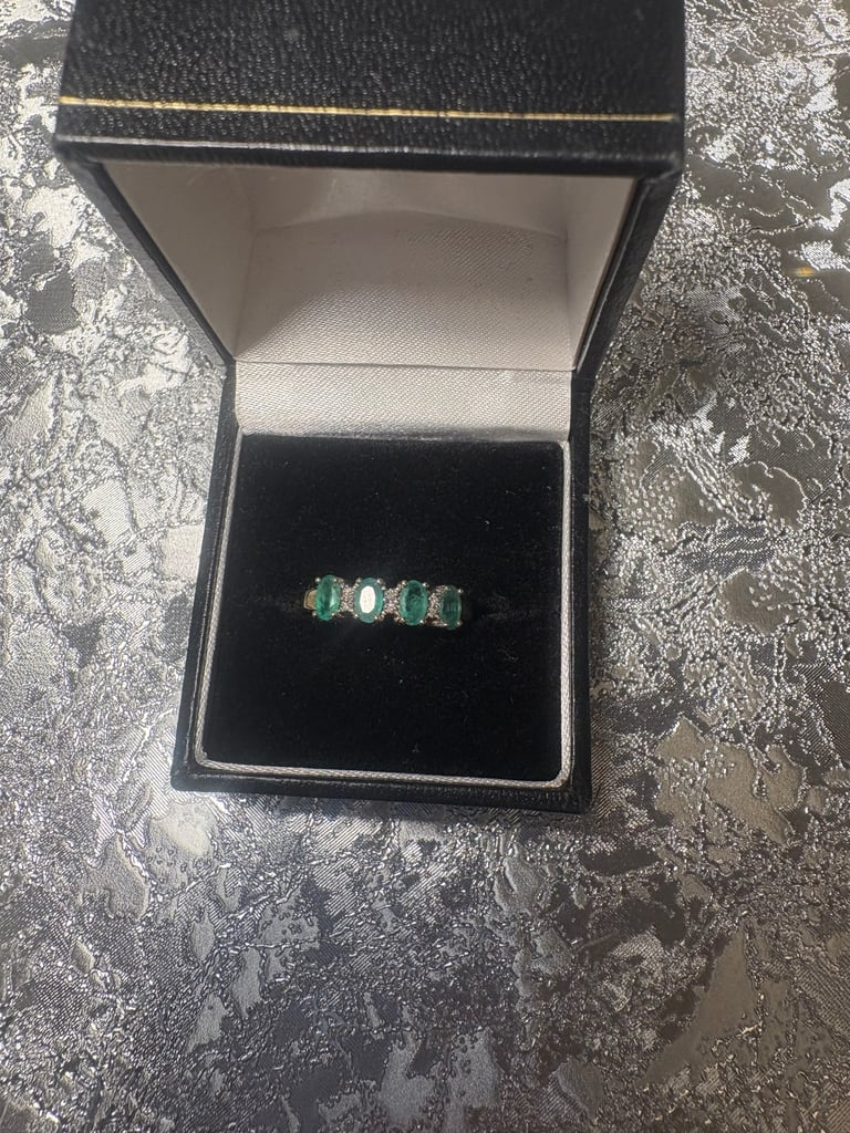Emerald ring