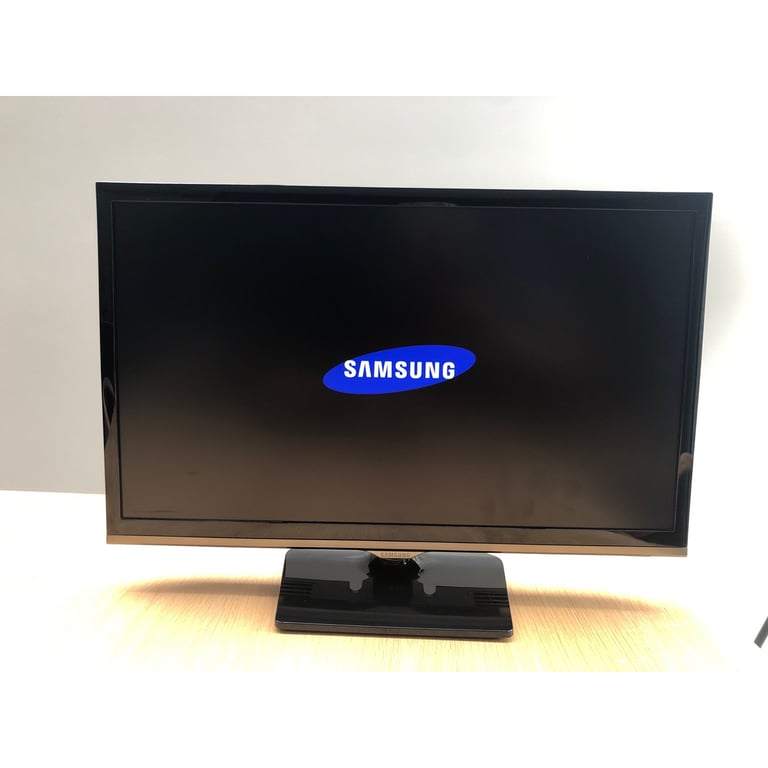 TV. Samsung LED 22 - 54cm screen | in Windsor, Berkshire | Gumtree